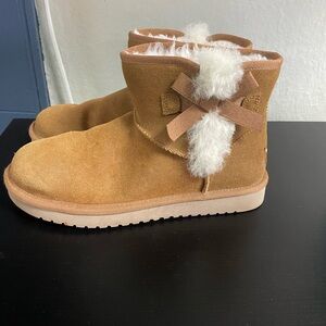 Koolaburra Brown Suede Boots with Bow